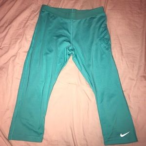 Nike crop leggings